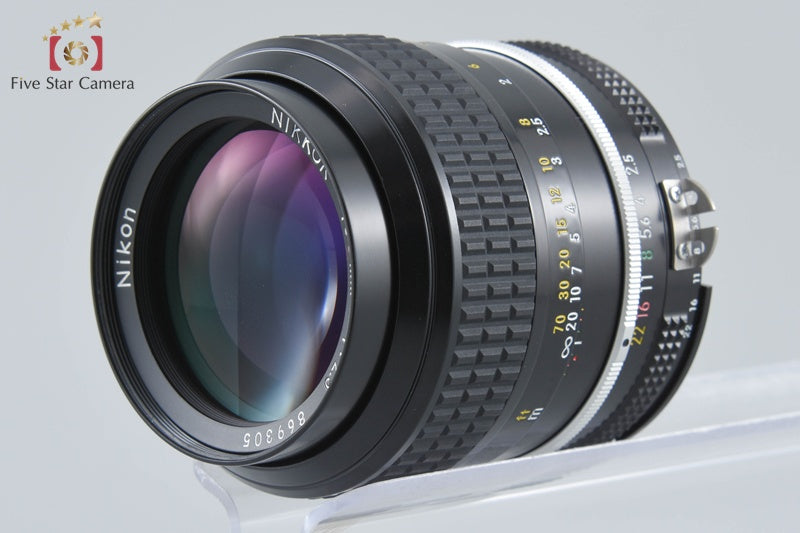 Nikon Ai NIKKOR 105mm f/2.5 w/ Box