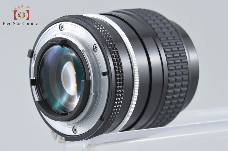 Nikon Ai NIKKOR 105mm f/2.5 w/ Box