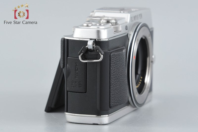 "Shutter count 2,700" Olympus PEN E-P5 Silver 16.1 MP Mirrorless Camera
