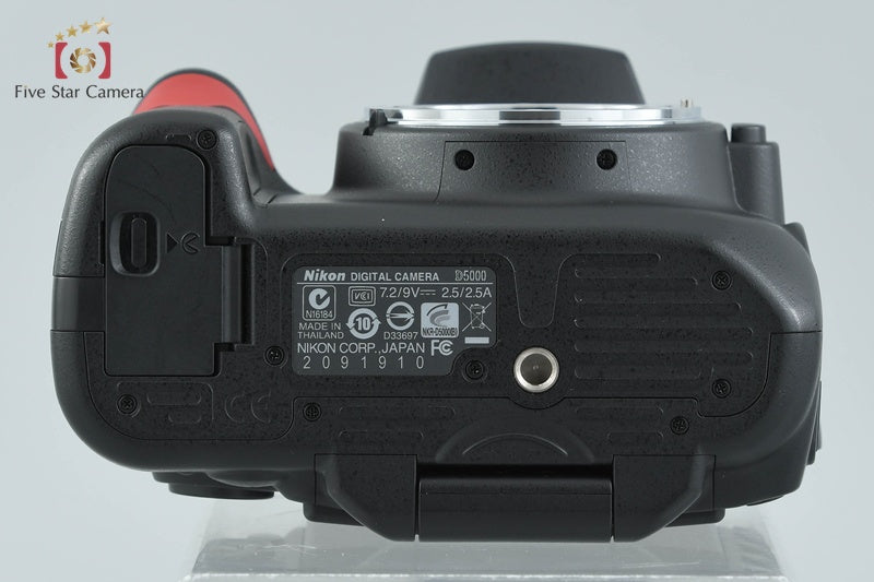 "Shutter count 1,734" Nikon D5000 12.3 MP DSLR Camera Body