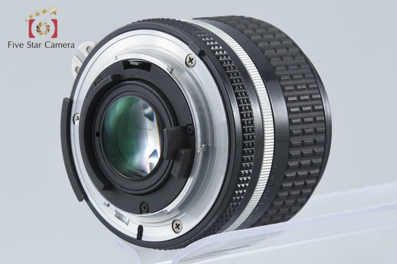Nikon Ai-S NIKKOR 24mm f/2.8