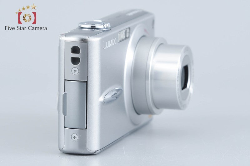 Panasonic LUMIX DMC-FX30 Precious Silver 7.2 MP Digital Camera