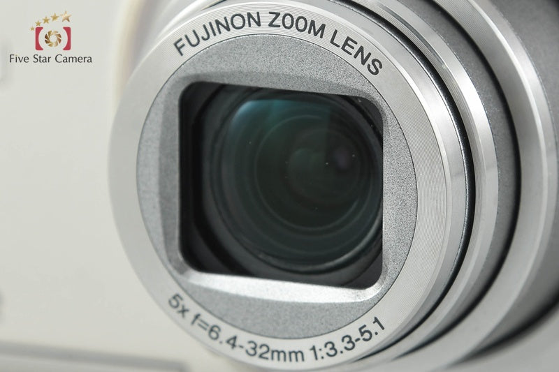 Fujifilm FinePix F200EXR Silver 12.0 MP Digital Camera w/ Box