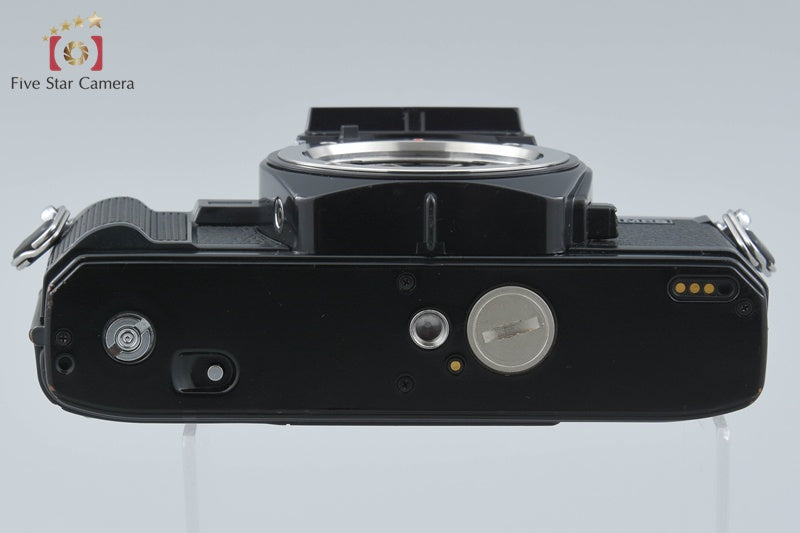Minolta New X-700 35mm SLR Film Camera Body