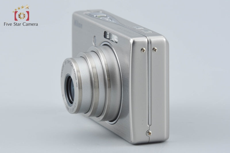 Nikon COOLPIX S500 Silver 7.1 MP Digital Camera
