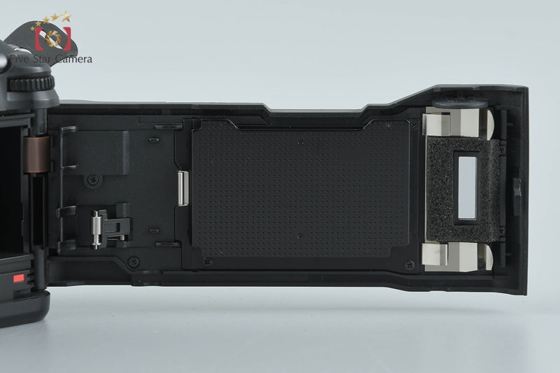 Minolta α-7 Maxxum 7 Dynax 7 35mm SLR Film Camera Body