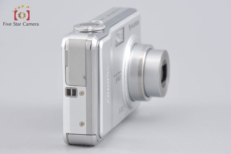 FUJIFILM FINEPIX F460 5.1 MP Digital Camera