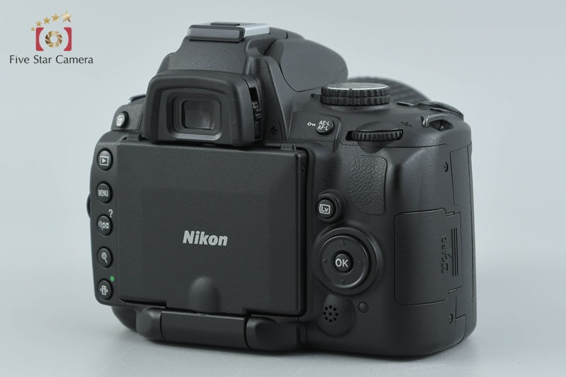 "Shutter count 2,292" Nikon D5000 12.3 MP DSLR Camera 18-55 55-200 VR Lenses