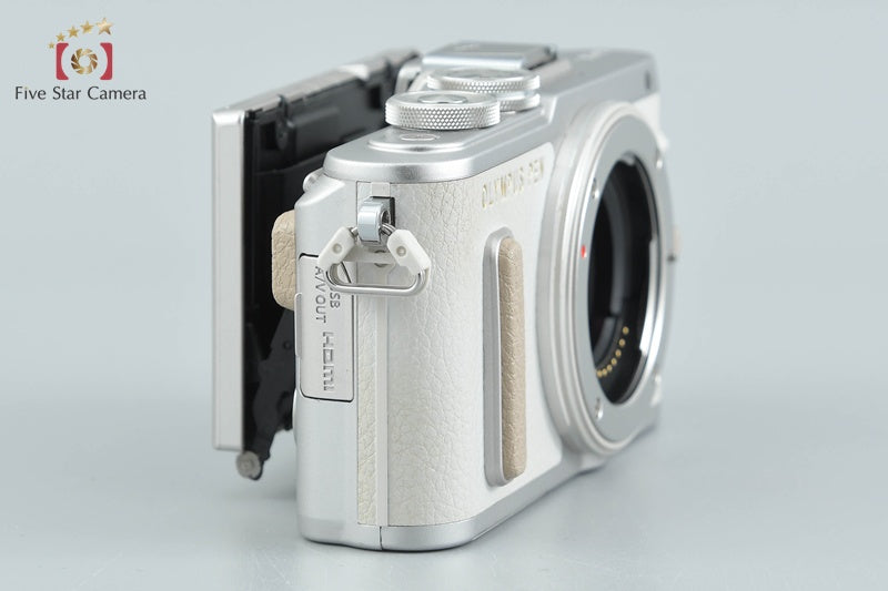 "Shutter count 5,597" Olympus PEN E-PL8 White 16.1 MP Digital Camera