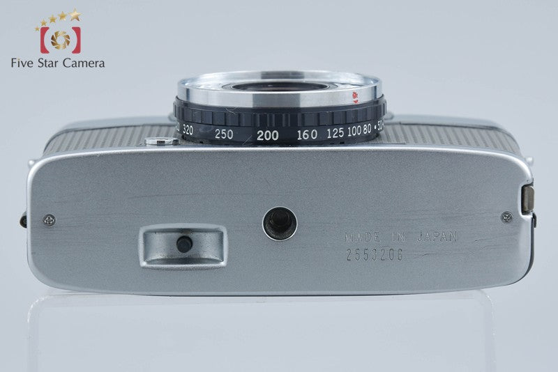 Olympus PEN EE-2 Gray 35mm Half Frame Film Camera D.Zuiko 28mm f/3.5
