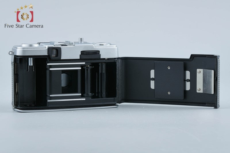 Olympus PEN EE-2 Gray 35mm Half Frame Film Camera D.Zuiko 28mm f/3.5