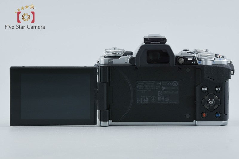 "Count 753" Olympus OM-D E-M5 Mark II Silver 16.1 MP Digital Camera w/ Box
