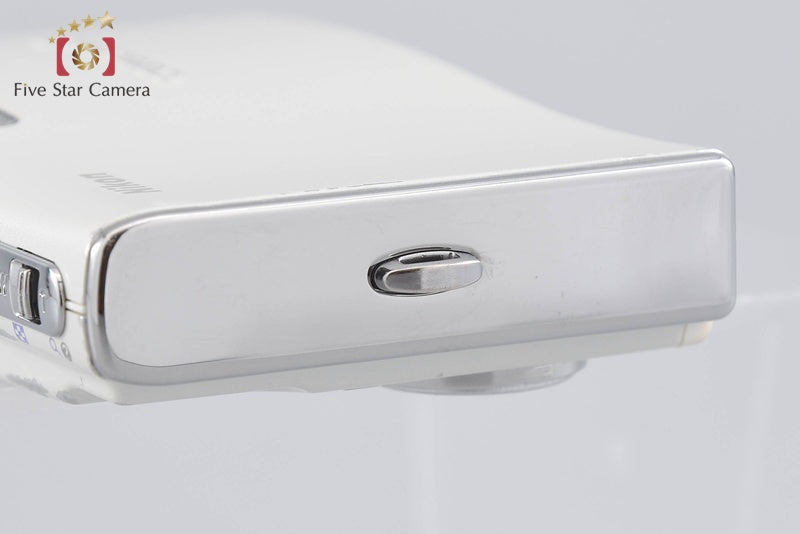 Nikon COOLPIX S5 Gloss White 6.0 MP Digital Camera