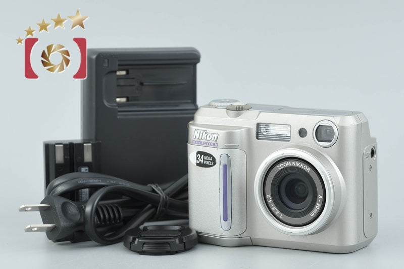 Nikon COOLPIX 880 3.3 MP Digital Camera