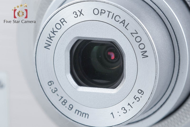 Nikon COOLPIX S230 Solid Silver 10.0 MP Digital Camera w/ Box
