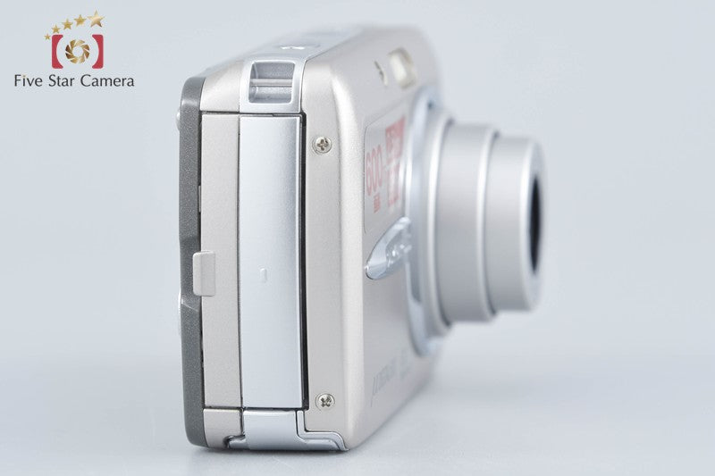 Olympus μ DIGITAL 600 Silver 6.0 MP Digital Camera