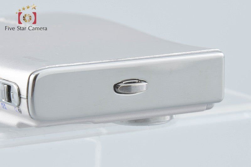 Nikon COOLPIX S5 Gloss Silver 6.0 MP Digital Camera