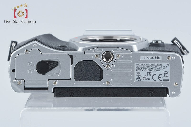 "Count 4,015" Olympus OM-D E-M5 Mark II Silver 16.1 MP Digital Mirrorless Camera