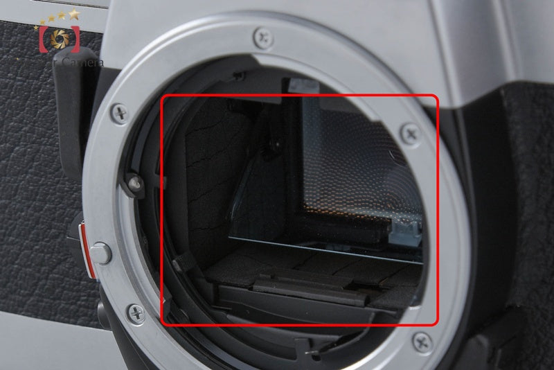 Leica R7 Silver 35mm SLR Film Camera Body
