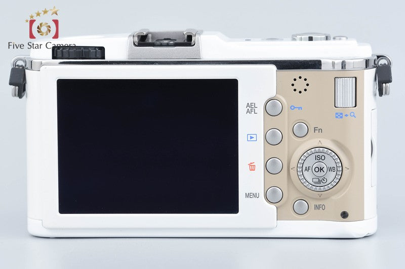"Count 1,420" Olympus PEN E-P1 White 12.3 MP Digital Camera 14-42 17 Lenses
