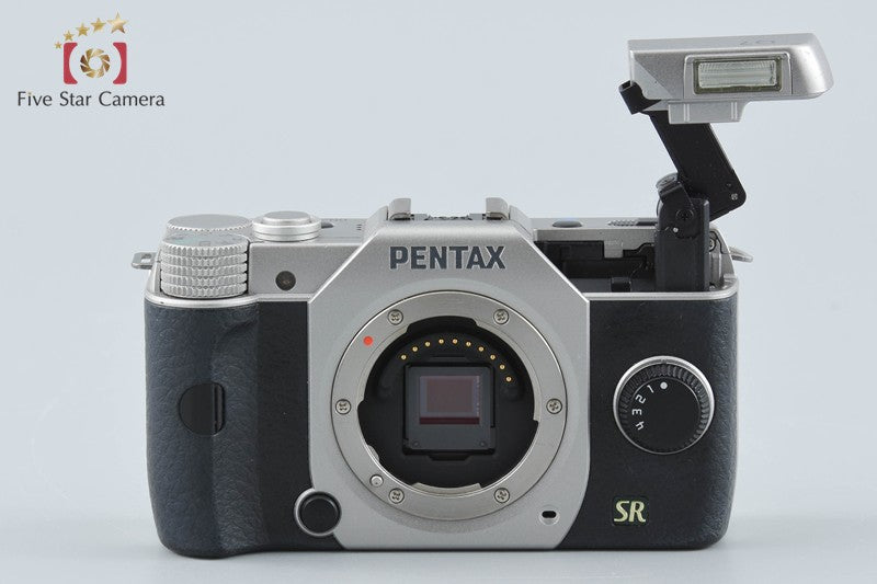 Shutter count 2,581 PENTAX Q7 Silver 12.4 MP Digital Camera 5-15 Lens from Japan