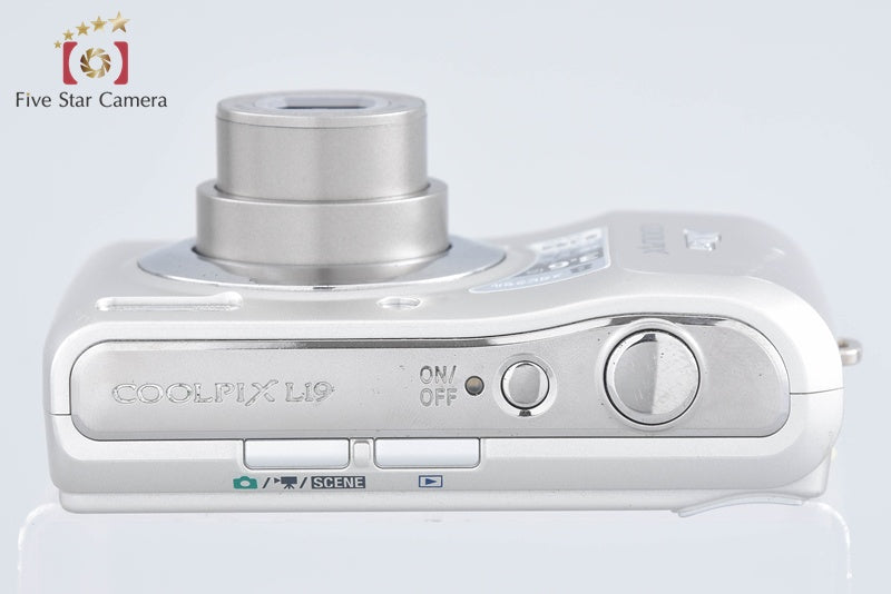 Nikon COOLPIX L19 Silver 8.0 MP Digital Camera from Japan
