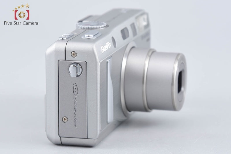Fujifilm FinePix F700 6.2 MP Digital Camera