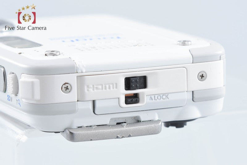 Olympus Stylus TG-630 Tough White 12.0 MP Waterproof Digital Camera from Japan