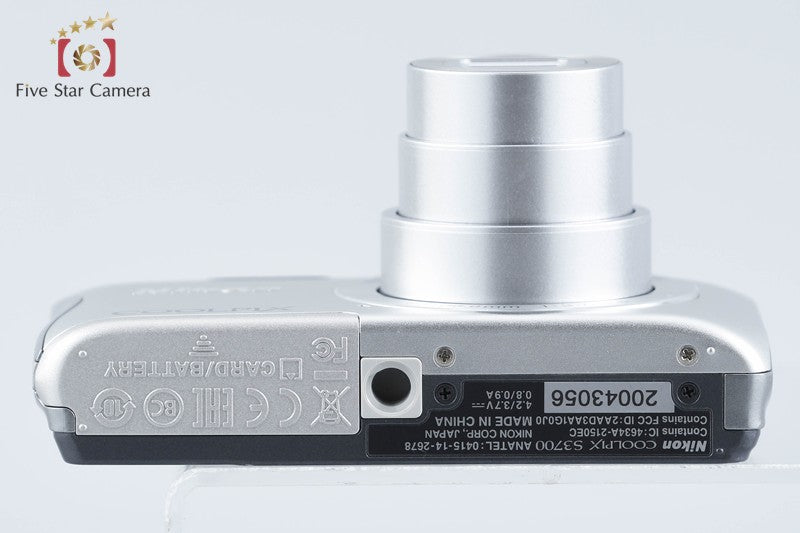 Nikon COOLPIX S3700 Silver 20.1 MP Digital Camera from Japan
