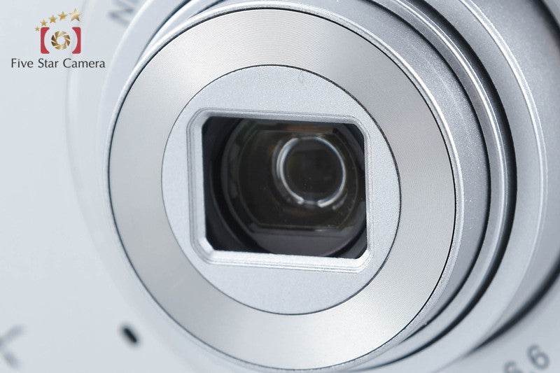 Nikon COOLPIX S3700 Silver 20.1 MP Digital Camera from Japan