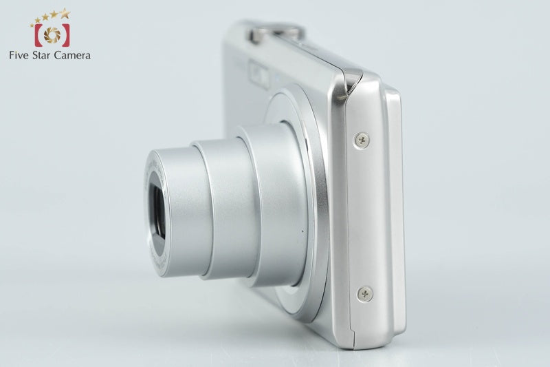 Casio EXILIM EX-Z680 Silver 14.1 MP Digital Camera from Japan