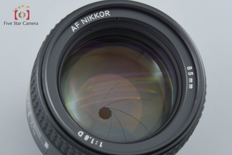 Nikon AF NIKKOR 85mm f/1.8 D from Japan