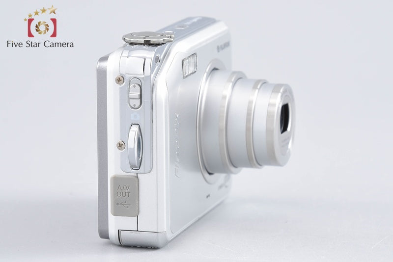 Fujifilm FinePix V10 Silver 5.1 MP Digital Camera from Japan