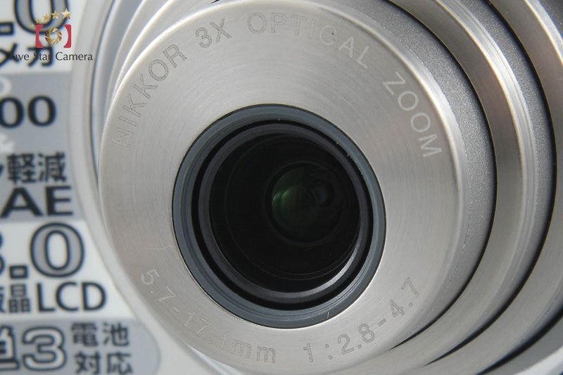 Nikon COOLPIX L18 Silver 8.0 MP Digital Camera from Japan