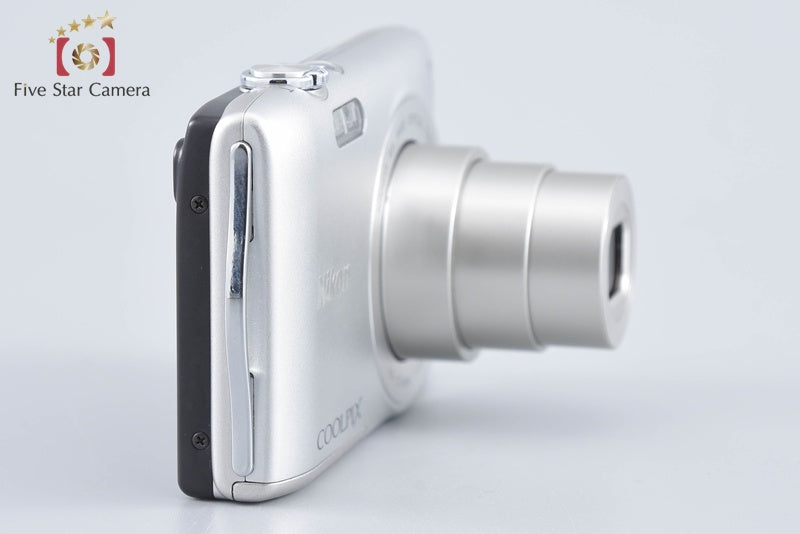 Nikon COOLPIX S3300 Crystal Silver 16.0 MP Digital Camera from Japan