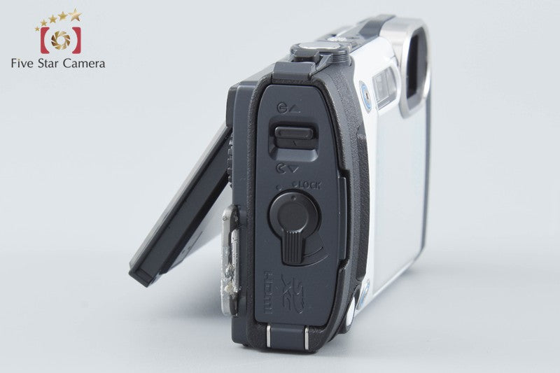 Olympus STYLUS TG-870 Tough White 16.0 MP Waterproof Digital Camera from Japan