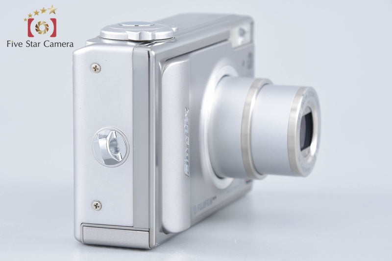 Fujifilm FinePix F11 6.3 MP Digital Camera from Japan
