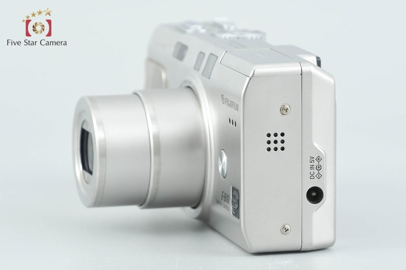 Fujifilm FinePix F810 6.3 MP Digital Camera from Japan