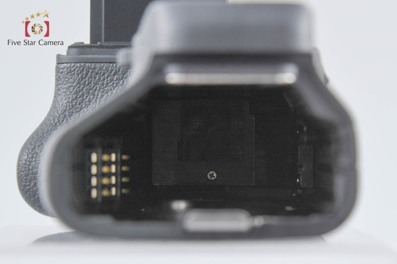 Canon EOS 7D Mark II 20.2 MP Digital SLR Camera + BG-E16 Battery Grip