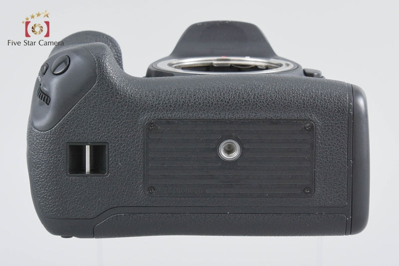 Canon EOS 7D Mark II 20.2 MP Digital SLR Camera + BG-E16 Battery Grip