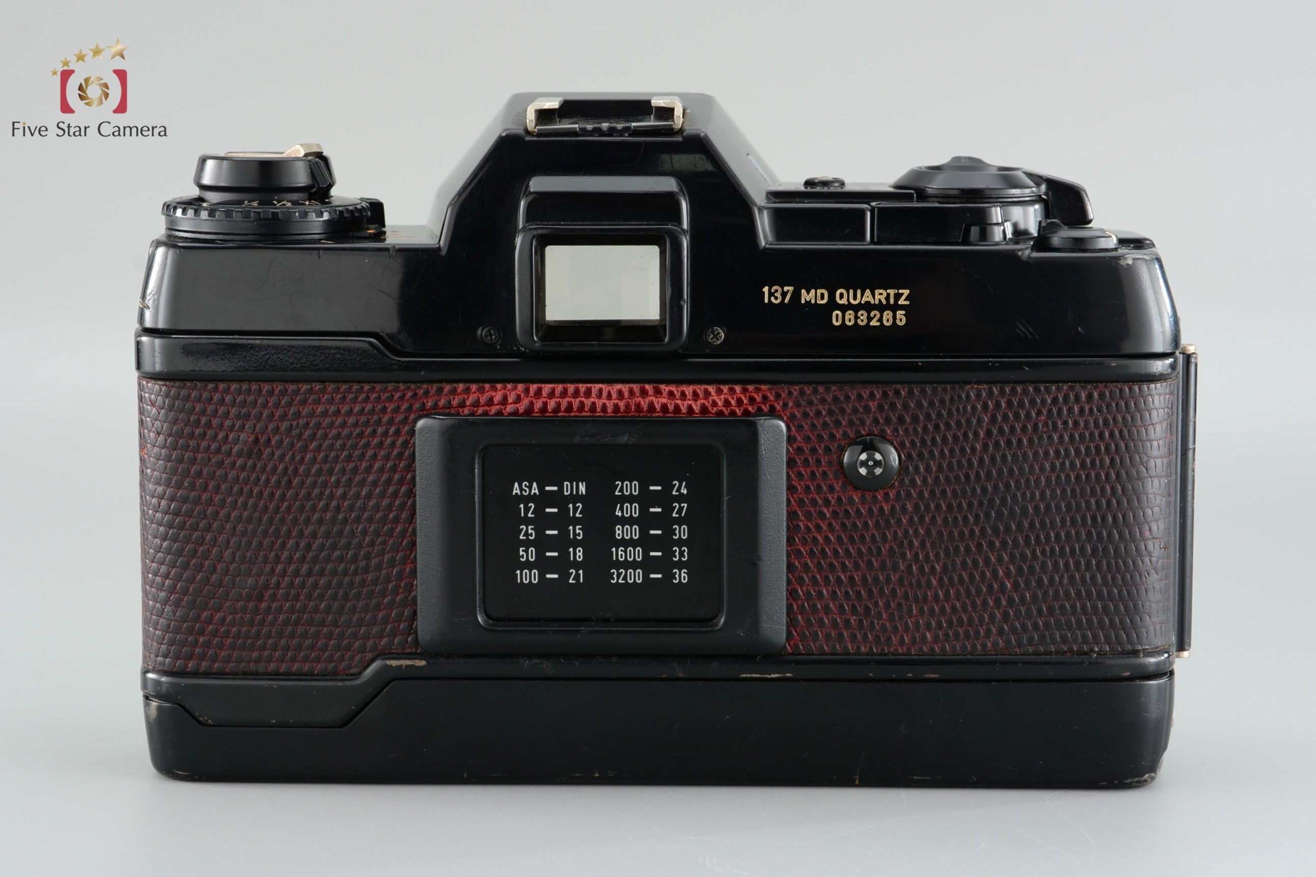 CONTAX 137 MD QUARTZ 35mm SLR Film Camera Body