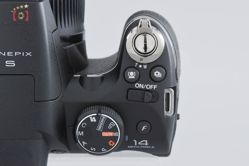 Fujifilm FinePix S4000 Black 14.0 MP Digital Camera w/ Box