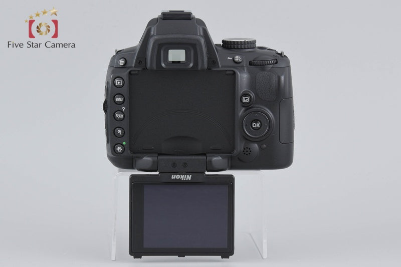 "Count 3,874" Nikon D5000 12.3 MP DSLR Camera 18-55 55-200 VR Lenses