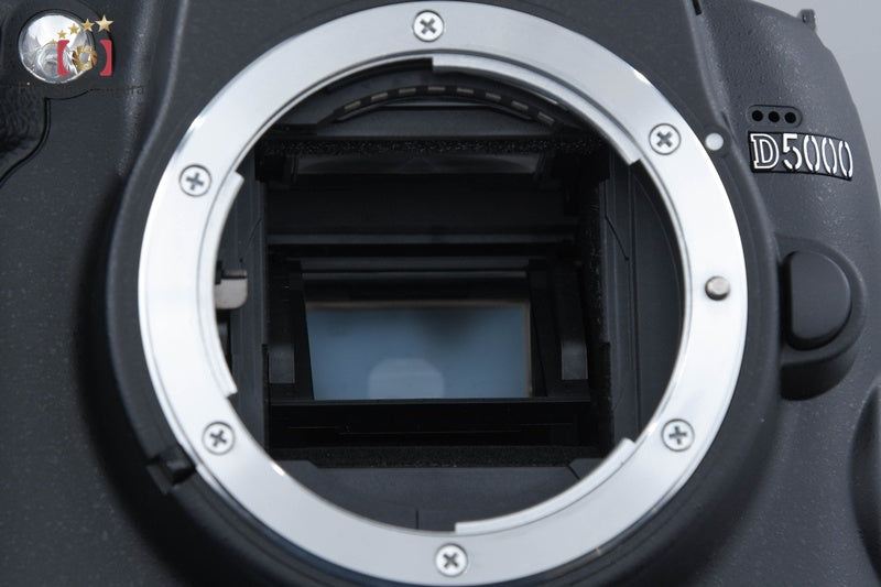 "Shutter count 719" Nikon D5000 12.3 MP DSLR Camera 18-55 55-200 VR Lenses