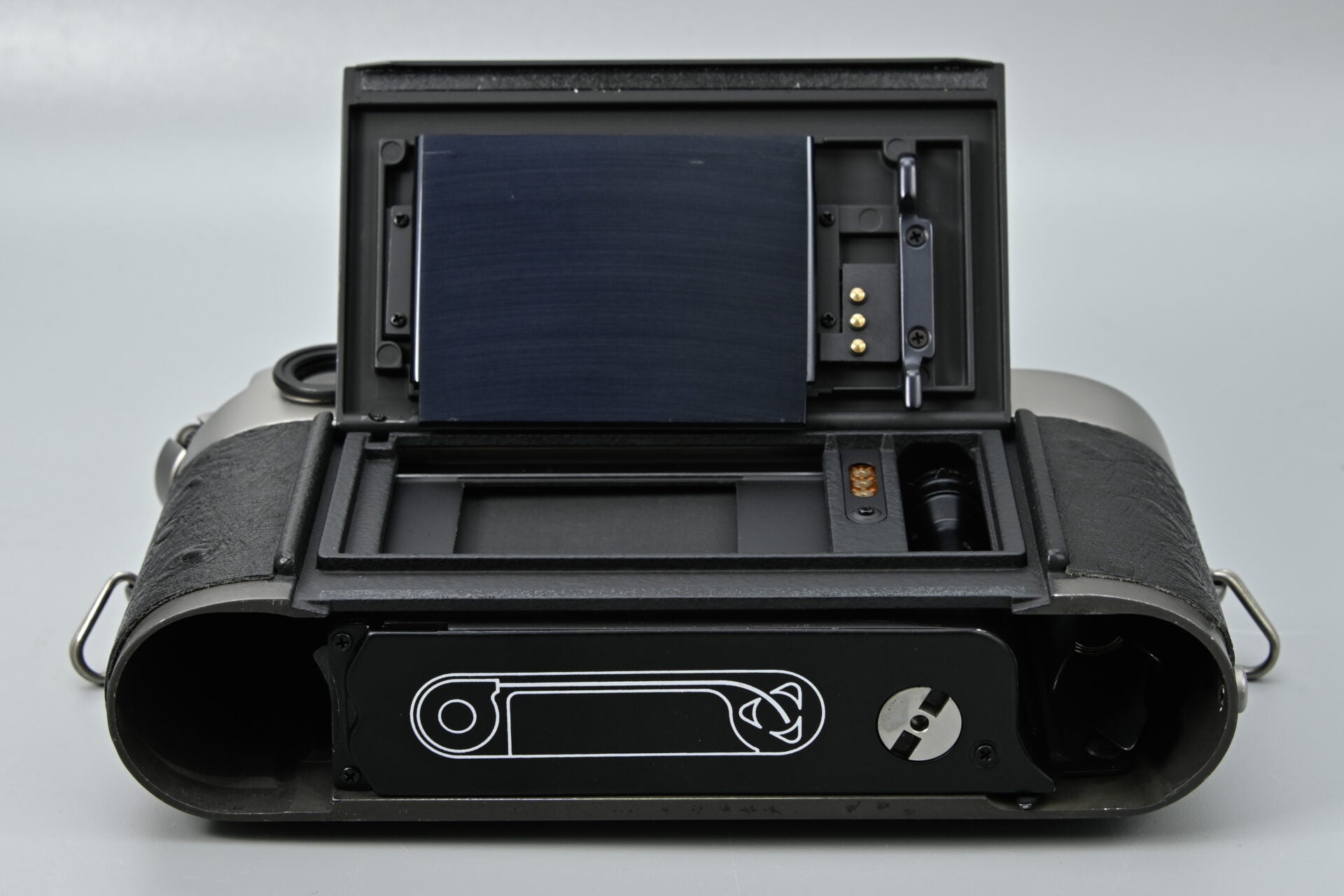 Leica M6 Titanium 35mm Rangefinder Film Camera Body