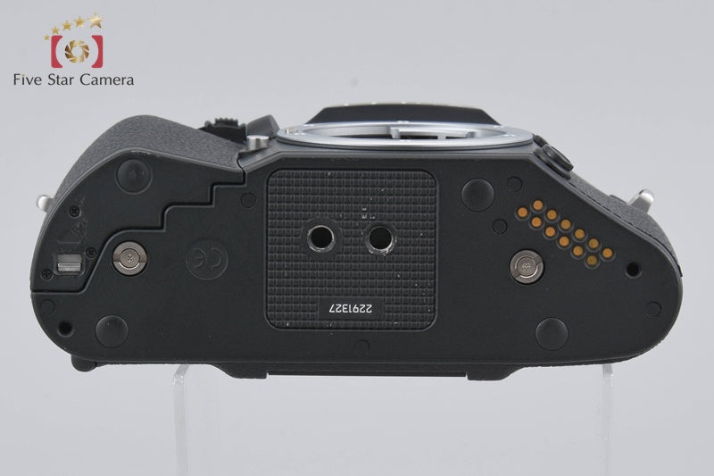 Leica R8 Black 35mm SLR Film Camera Body