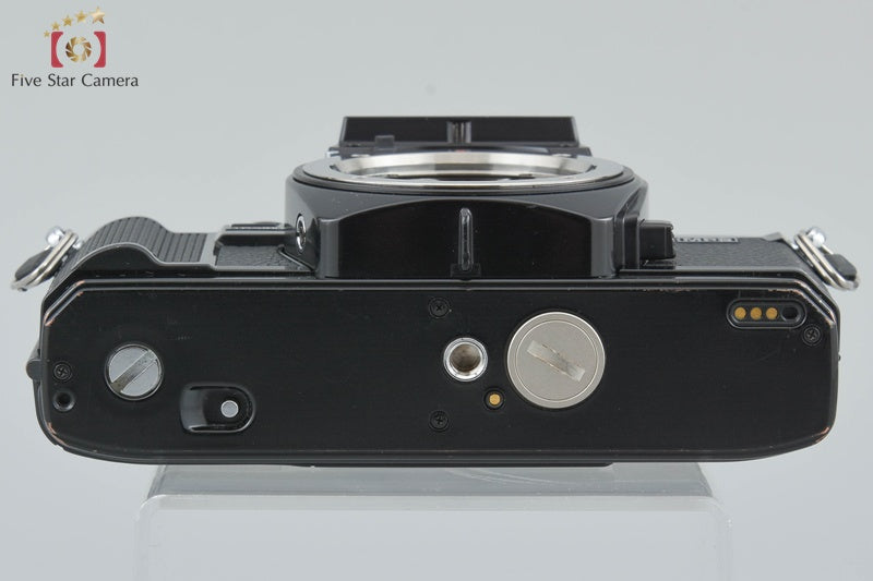 Minolta New X-700 35mm SLR Film Camera Body