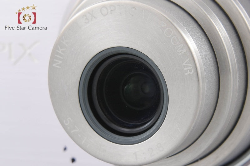 Nikon COOLPIX S520 Sakura 8.0 MP Digital Camera w/ Box