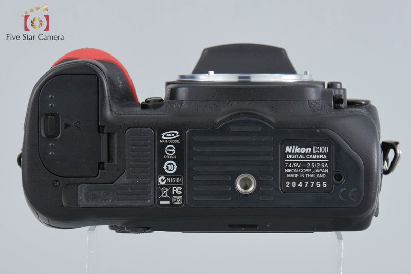 Very Good!! Nikon D300 12.3 MP Digital SLR Camera Body