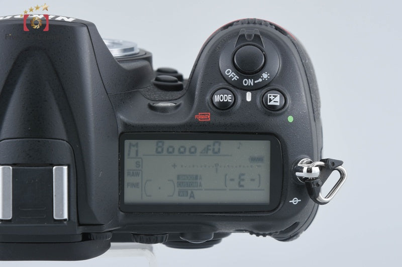 Nikon D300 12.3 MP Digital SLR Camera AF-S DX 18-70 G Lens